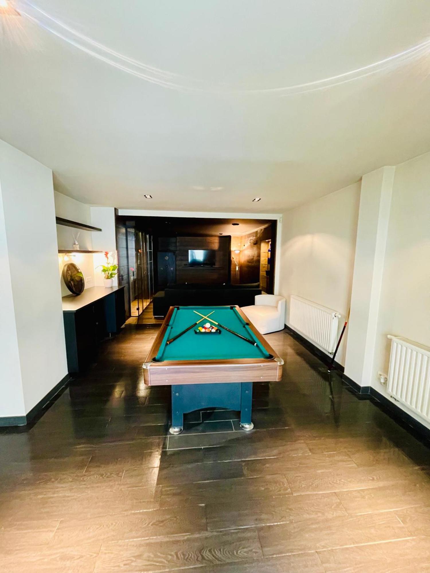 בריסל Down Town Spacious Loft Retreat With Private Parking מראה חיצוני תמונה