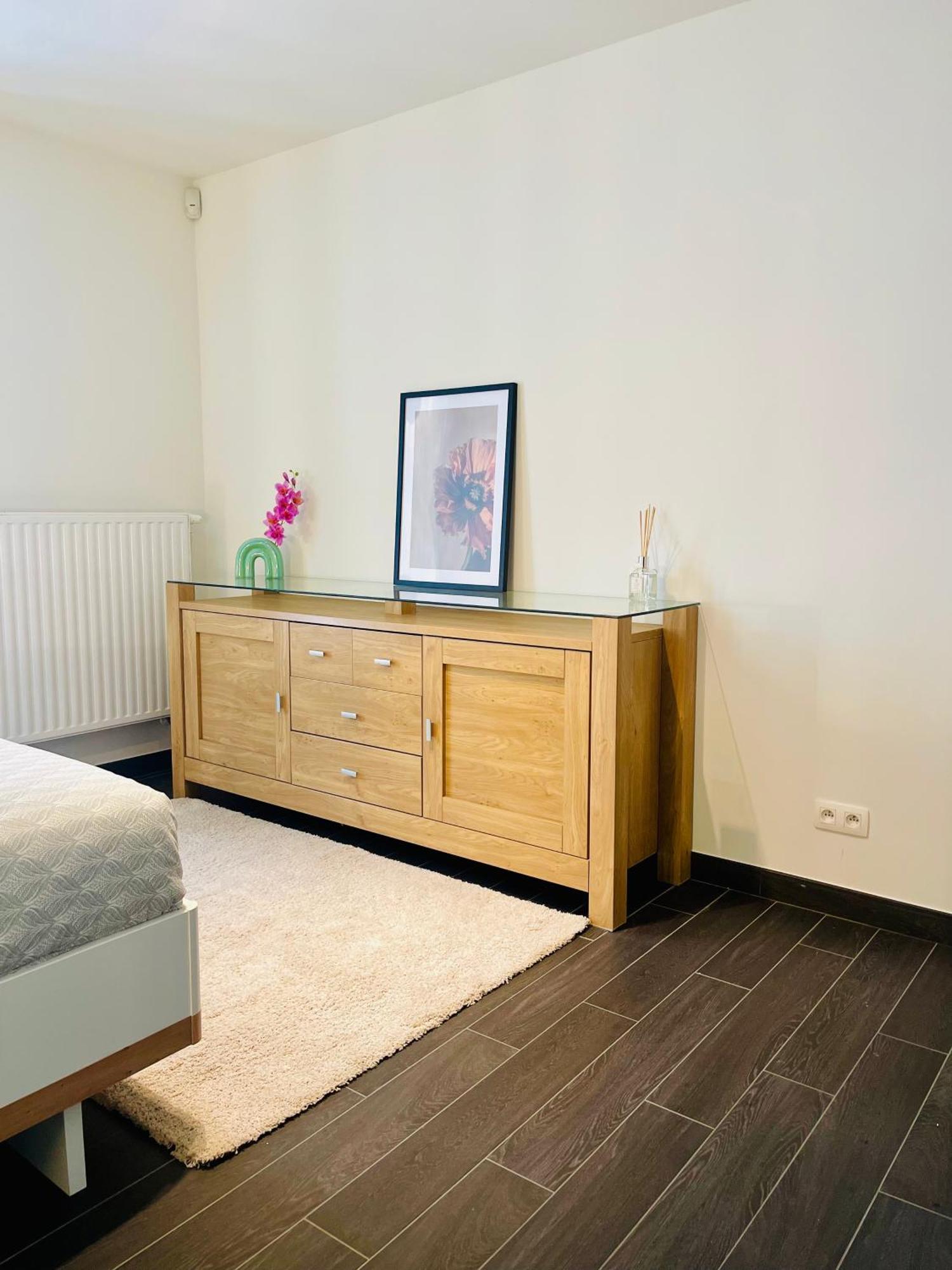 בריסל Down Town Spacious Loft Retreat With Private Parking מראה חיצוני תמונה
